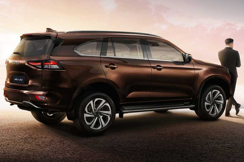 Isuzu MU-X 2022 нового поколения перестал быть копией TrailBlazer