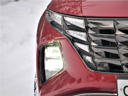 Почему новый Hyundai Tucson выглядит космическим кораблем, но не едет также?