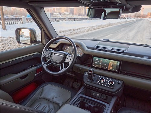 Тест-драйв Land Rover Defender 110 (поколение III) - Особенности преемственности британских аристократов