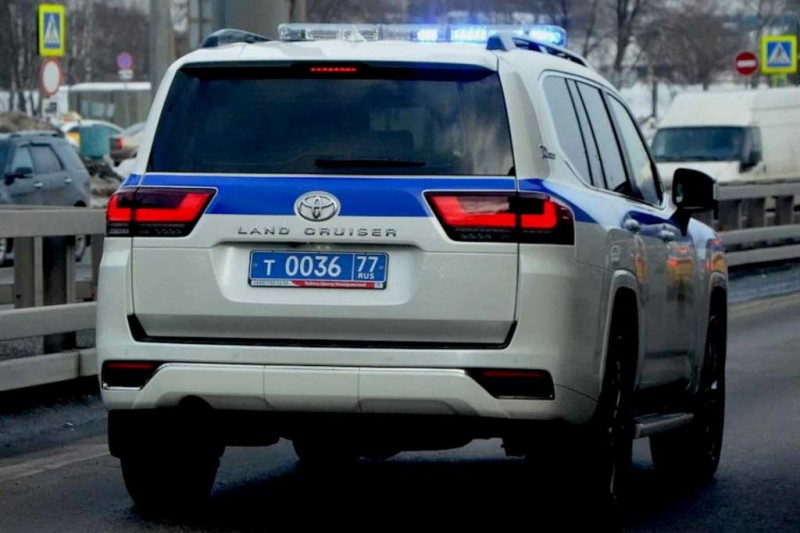 Служебный парк полиции РФ пополнился несколькими роскошными внедорожниками