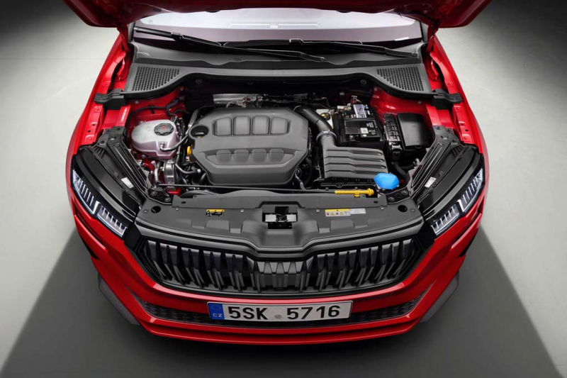 Паркетник Skoda Karoq пережил рестайлинг вслед за &laquo;старшим&raquo; Кодиаком
