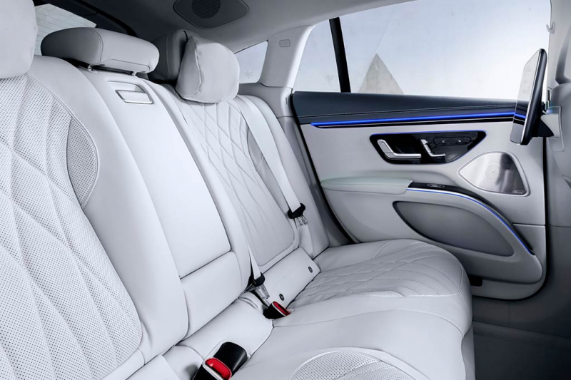 Mercedes-Benz EQS: премиальный электрический лифтбек