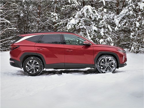Почему новый Hyundai Tucson выглядит космическим кораблем, но не едет также?