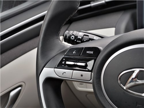 Почему новый Hyundai Tucson выглядит космическим кораблем, но не едет также?