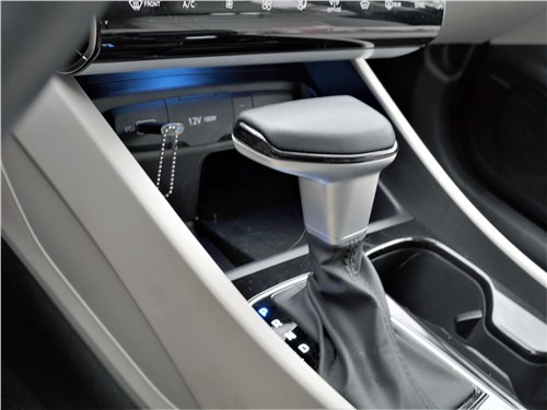 Почему новый Hyundai Tucson выглядит космическим кораблем, но не едет также?