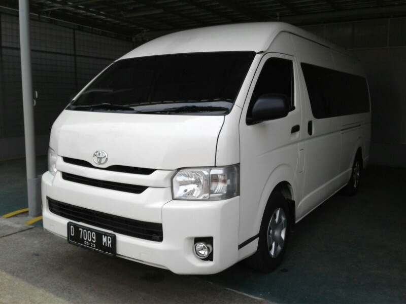 Представлена Toyota Hiace c мотором V12