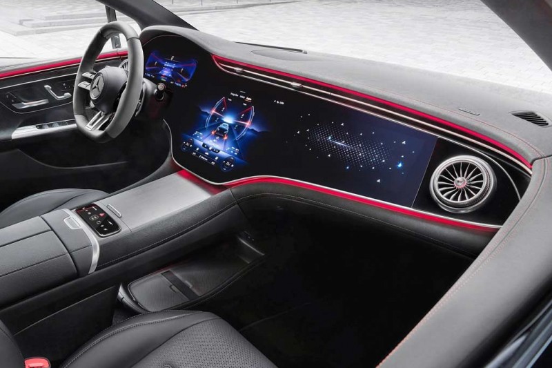 Электрический седан Mercedes-Benz EQE получил сразу две версии от AMG