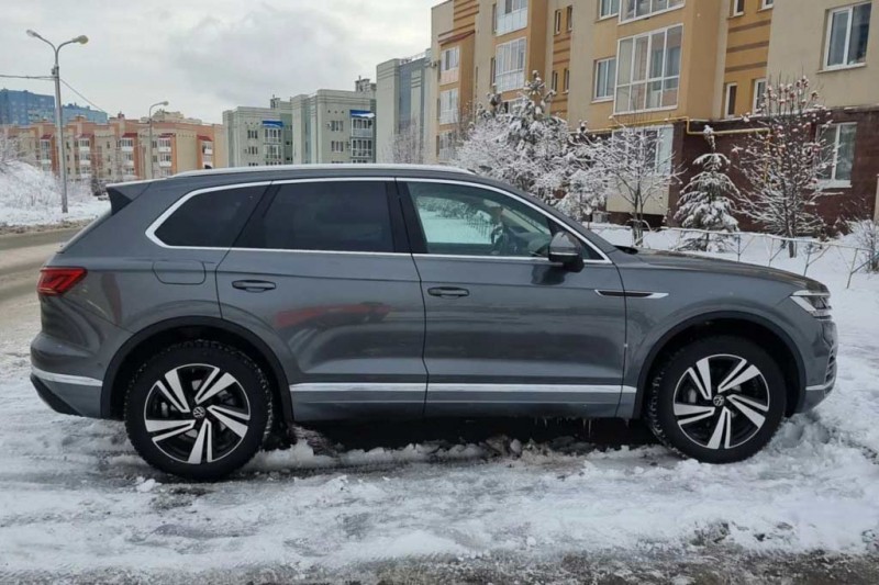 VW Touareg машина в принципе машина неплохая: но после LX 570 как-то не очень
