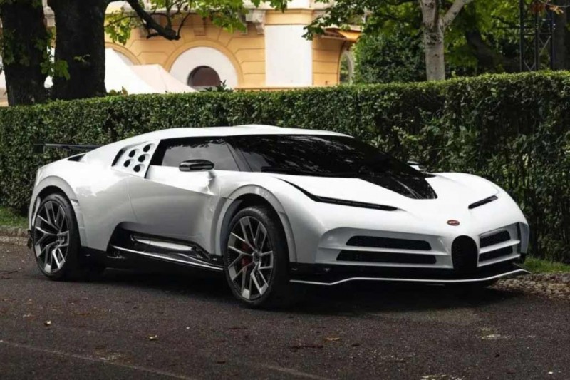 В Токио продают Bugatti Centodieci за 12,5 млн евро: но ездить на нем нельзя еще год