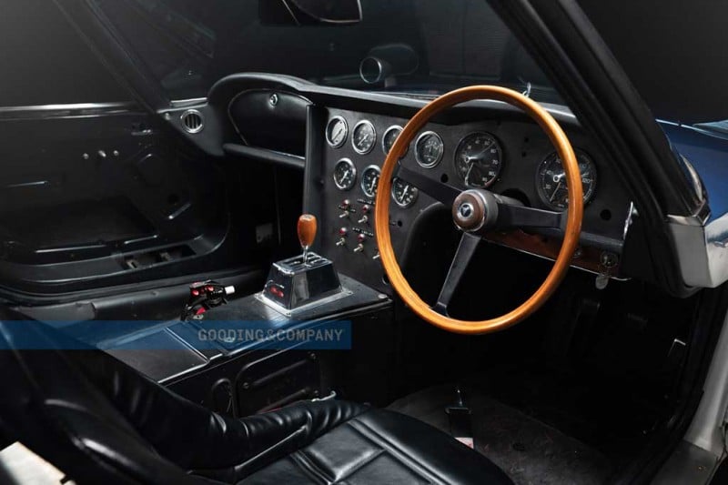 Один из трех экземпляров классического Shelby-Toyota 2000GT продадут с молотка
