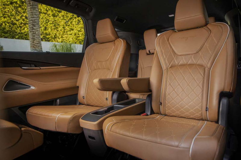 Новый кроссовер Infiniti QX60 2022 стал солиднее и современнее