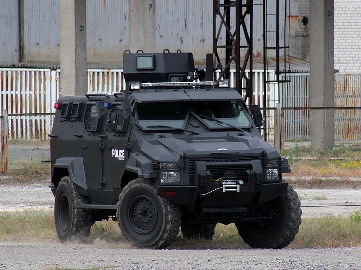 КрАЗ бесплатно передал украинским военным партию автомобилей