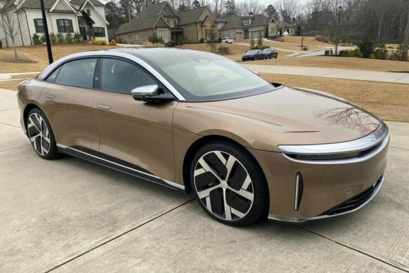 В России предлагают купить американский электрокар Lucid Air: цена выше 23 миллионов