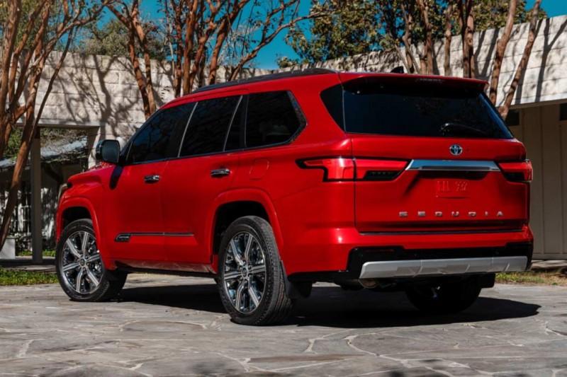 Представлен новый внедорожник Toyota Sequoia 2022 третьего поколения