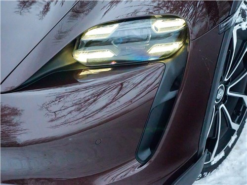 Тест-драйв Porsche Taycan Cross Turismo (поколение I) - Один на один