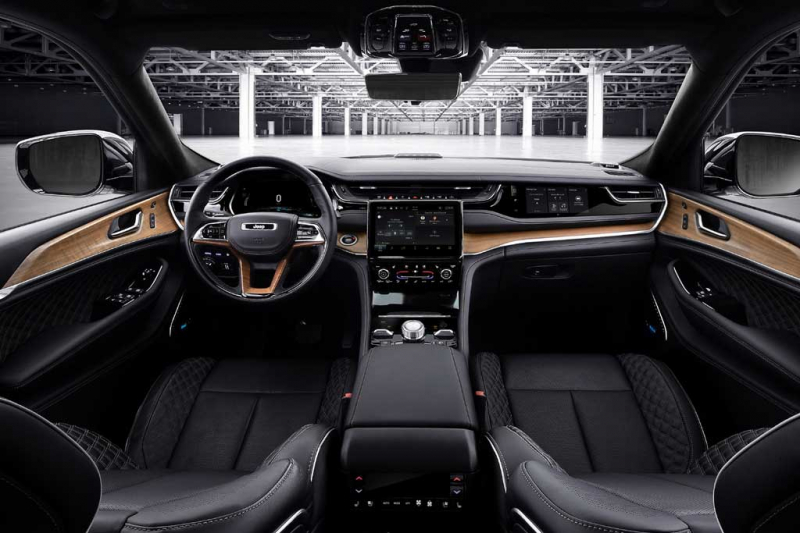 Представлен новый Jeep Grand Cherokee 2022: вскоре внедорожник доберется до РФ
