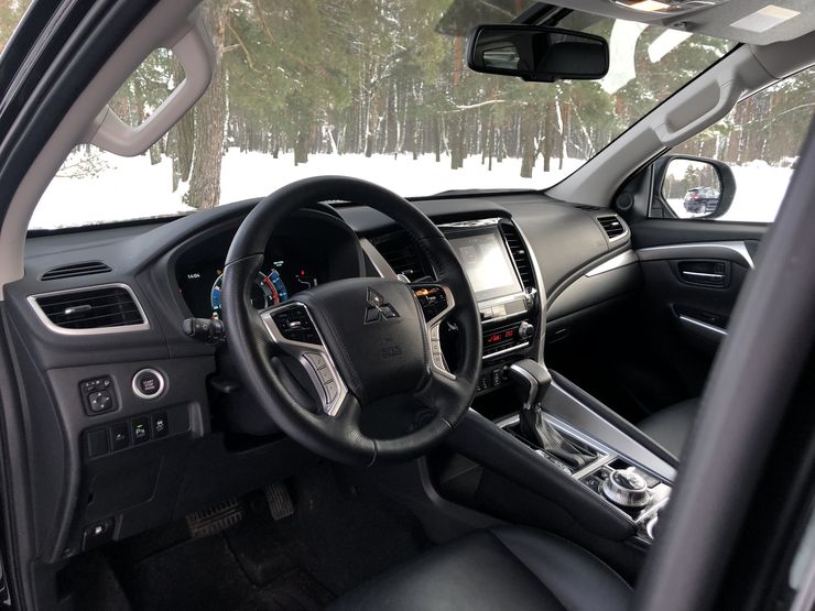 У кого рама толще: сравнительный тест-драйв Mitsubishi Pajero Sport и Haval H9