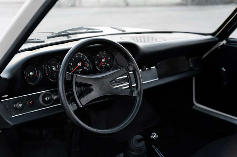 Классический Porsche 911 Carrera RS 1973 года оценили в бешеные 103 млн рублей 5 Классический Porsche 911 Carrera RS 1973 года оценили в бешеные 103 млн рублей