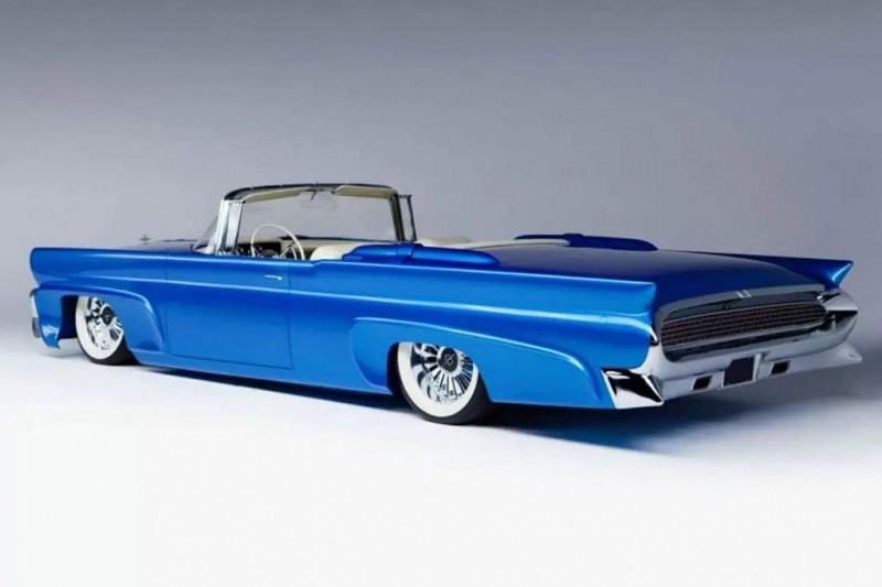 Уникальный Lincoln Continental с 940-сильным мотором продали с молотка за ₽60 млн