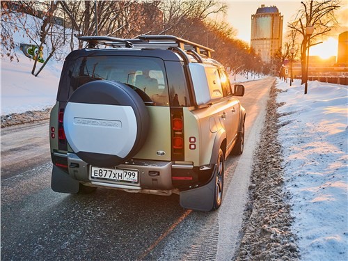 Тест-драйв Land Rover Defender 110 (поколение III) - Особенности преемственности британских аристократов