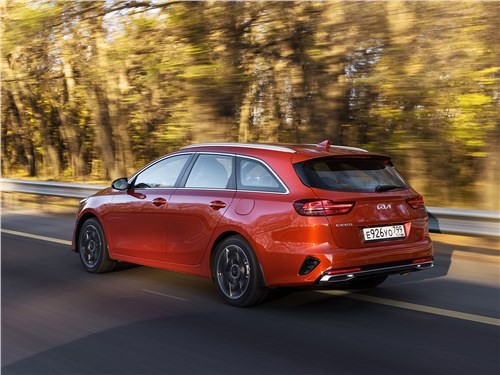 Тест-драйв KIA Ceed (поколение III рестайлинг) - Kia Ceed решил подкупать &laquo;фокусами&raquo; и мотором