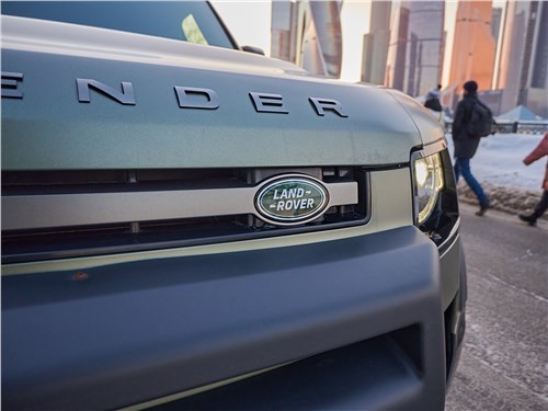 Тест-драйв Land Rover Defender 110 (поколение III) - Особенности преемственности британских аристократов