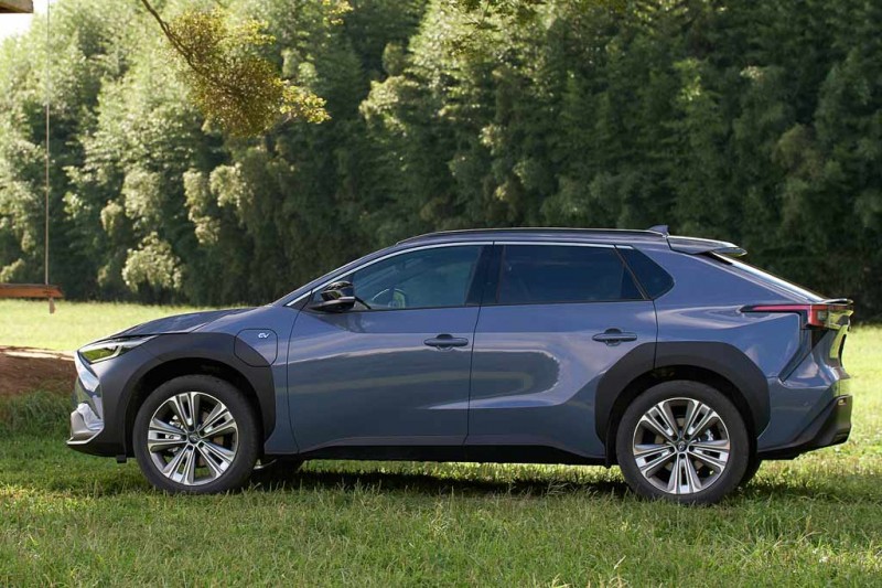 Кроссовер Subaru Solterra: первый электрокар марки оказался копией Toyota bZ4X