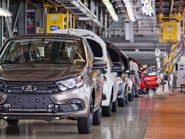 АВТОВАЗ снова «заморозил» производство LADA Granta