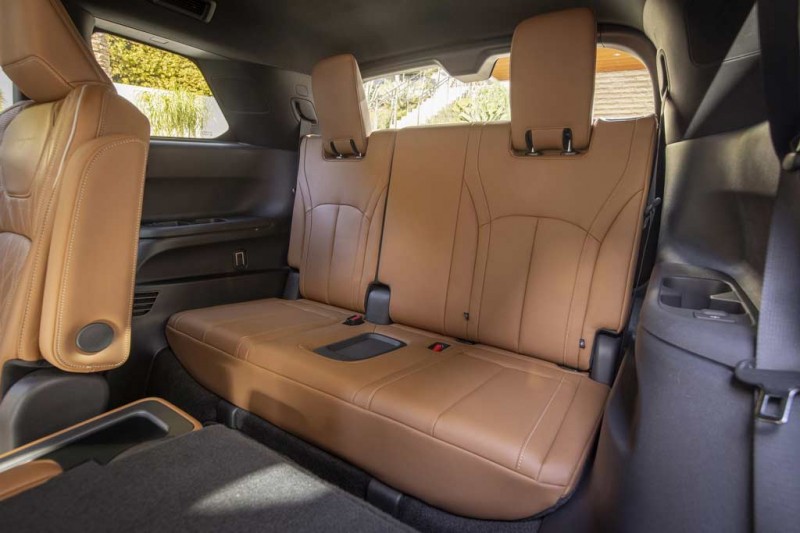 Новый кроссовер Infiniti QX60 2022 стал солиднее и современнее