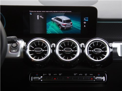 Тест-драйв Mercedes-Benz GLB (поколение I) - Mercedes-Benz GLB: в детский сад на броневичке