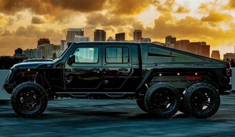 Грозный шестиколесный Jeep Gladiator Hellfire продают на eBay за 18,5 млн рублей