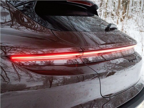Тест-драйв Porsche Taycan Cross Turismo (поколение I) - Один на один