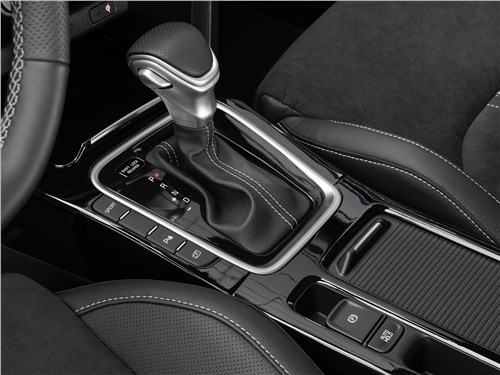 Тест-драйв KIA Ceed (поколение III рестайлинг) - Kia Ceed решил подкупать &laquo;фокусами&raquo; и мотором