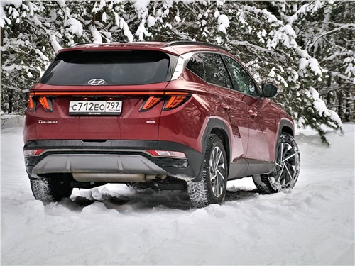 Почему новый Hyundai Tucson выглядит космическим кораблем, но не едет также?