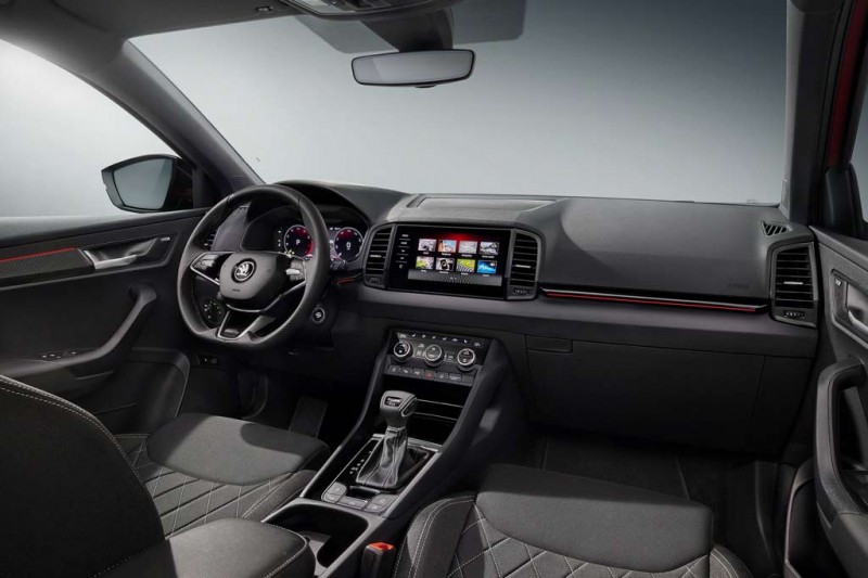 Паркетник Skoda Karoq пережил рестайлинг вслед за &laquo;старшим&raquo; Кодиаком