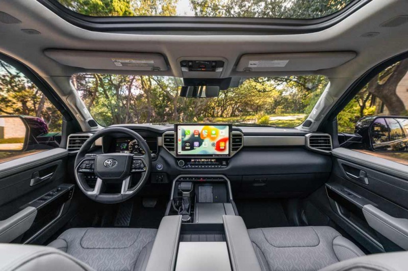 Представлен новый внедорожник Toyota Sequoia 2022 третьего поколения