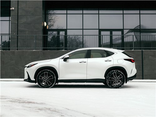 Lexus NX- вызов немецким кроссоверам 4 Lexus NX- вызов немецким кроссоверам