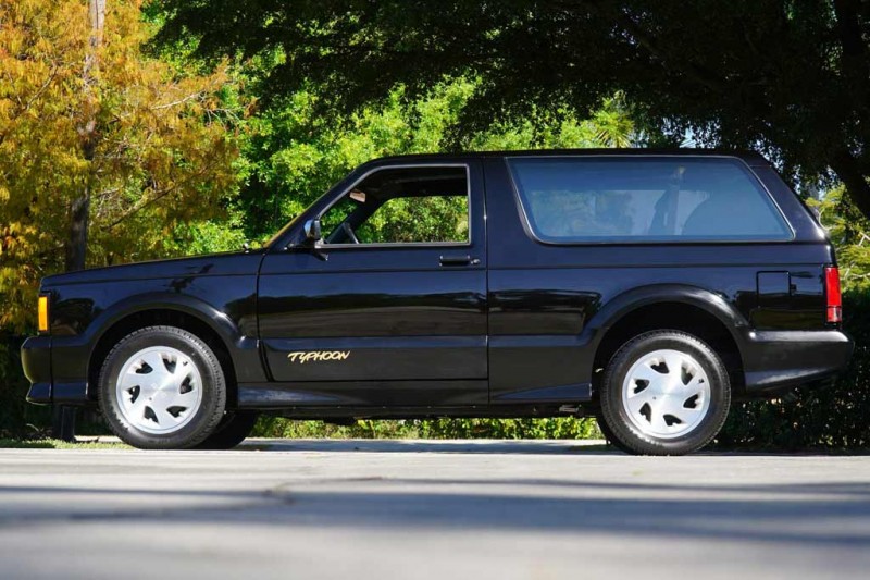 На торги выставлен GMC Typhoon 1993 без пробега: до сотни едет за 5,3 секунды