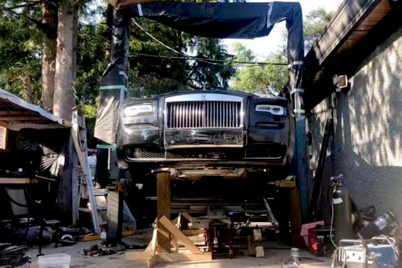 Канадец лишился дома и семьи в погоне за мечтой сделать свой RR Wraith электрическим
