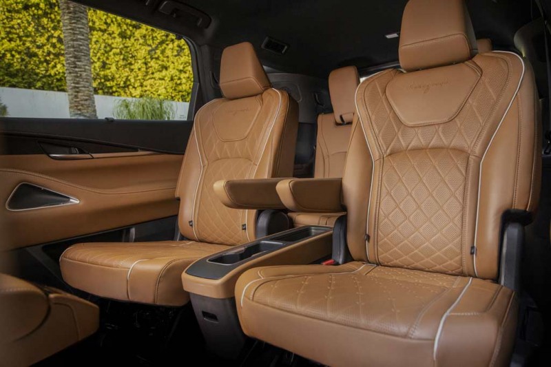 Новый кроссовер Infiniti QX60 2022 стал солиднее и современнее