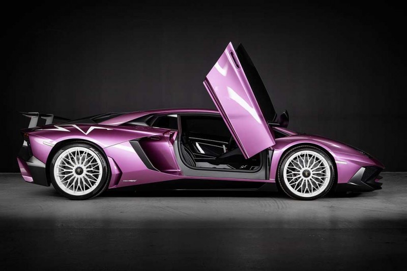 Фиолетовый Lamborghini Aventador LP750-4 SV без пробега продали за 44 млн рублей