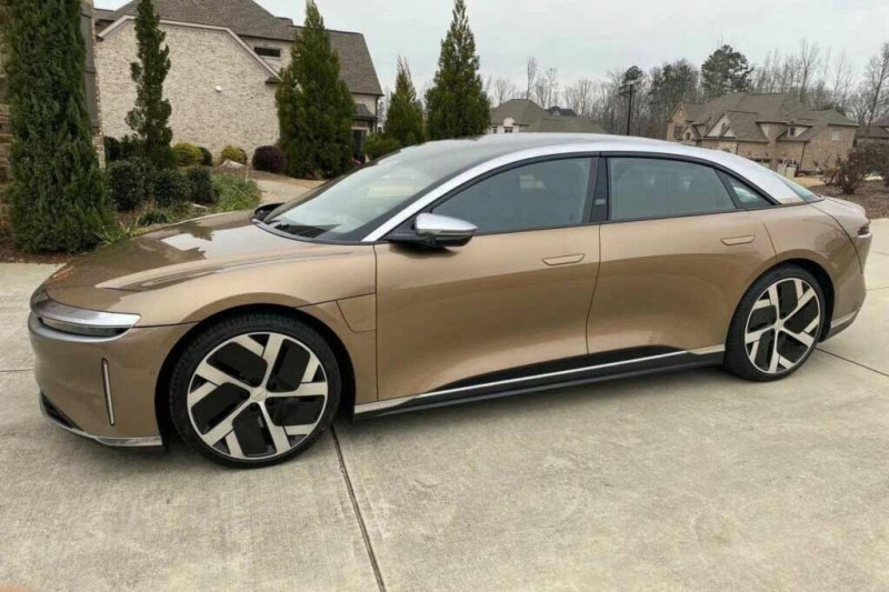 В России предлагают купить американский электрокар Lucid Air: цена выше 23 миллионов