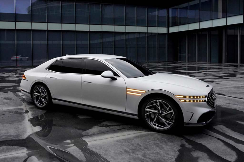 Genesis G90 2022: корейцы представили флагманский седан второго поколения
