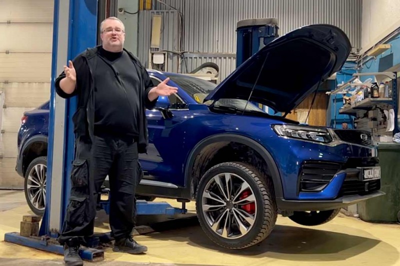 Блогер разобрал Geely Tugella и поделился мнением о «начинке» китайского кроссовера