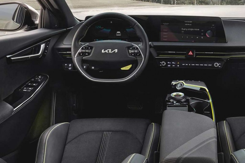 Представлен серийный KIA EV6: электрический кросс-хэтч от корейцев
