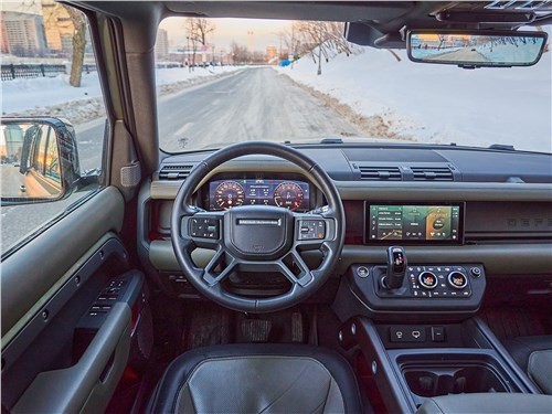 Тест-драйв Land Rover Defender 110 (поколение III) - Особенности преемственности британских аристократов
