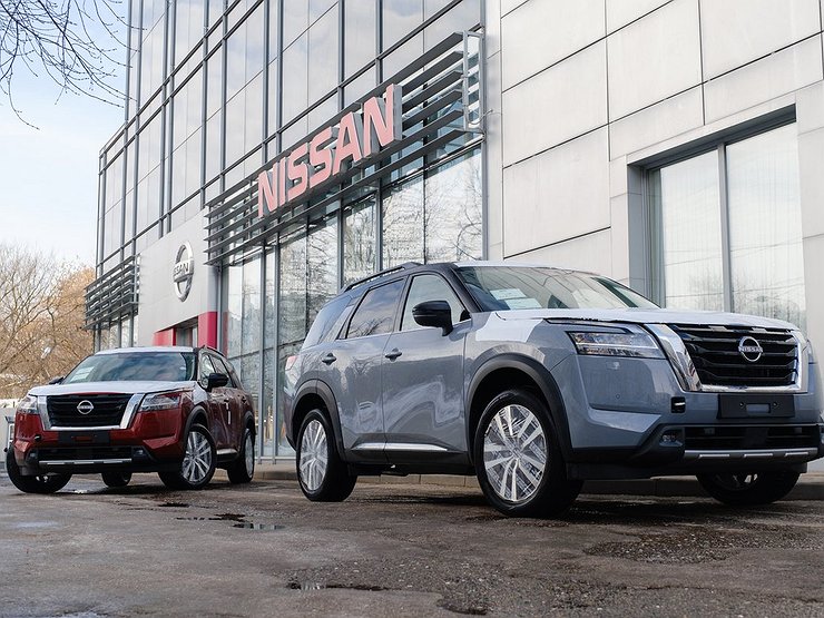 В России начались «живые» продажи нового Nissan Pathfinder