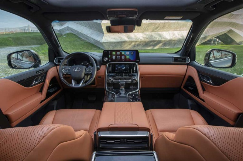 Озвучены комплектации и цены на новый Lexus LX 2022 для России