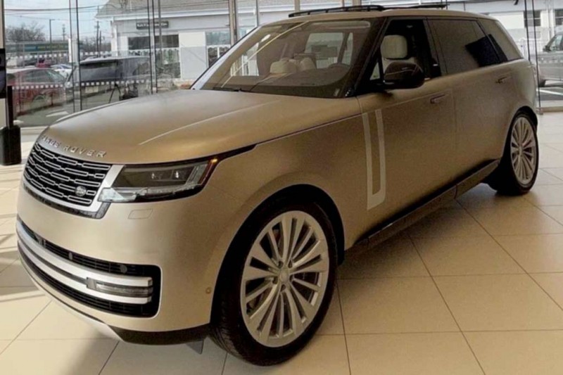 Новый Range Rover 2022 предложат в России в четырех модификациях 1 Новый Range Rover 2022 предложат в России в четырех модификациях