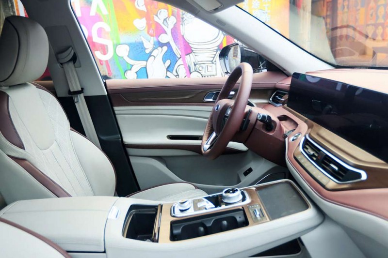 Ford Equator: новый кроссовер от «голубого овала» на ступень ниже Эксплорера 5 Ford Equator: новый кроссовер от «голубого овала» на ступень ниже Эксплорера